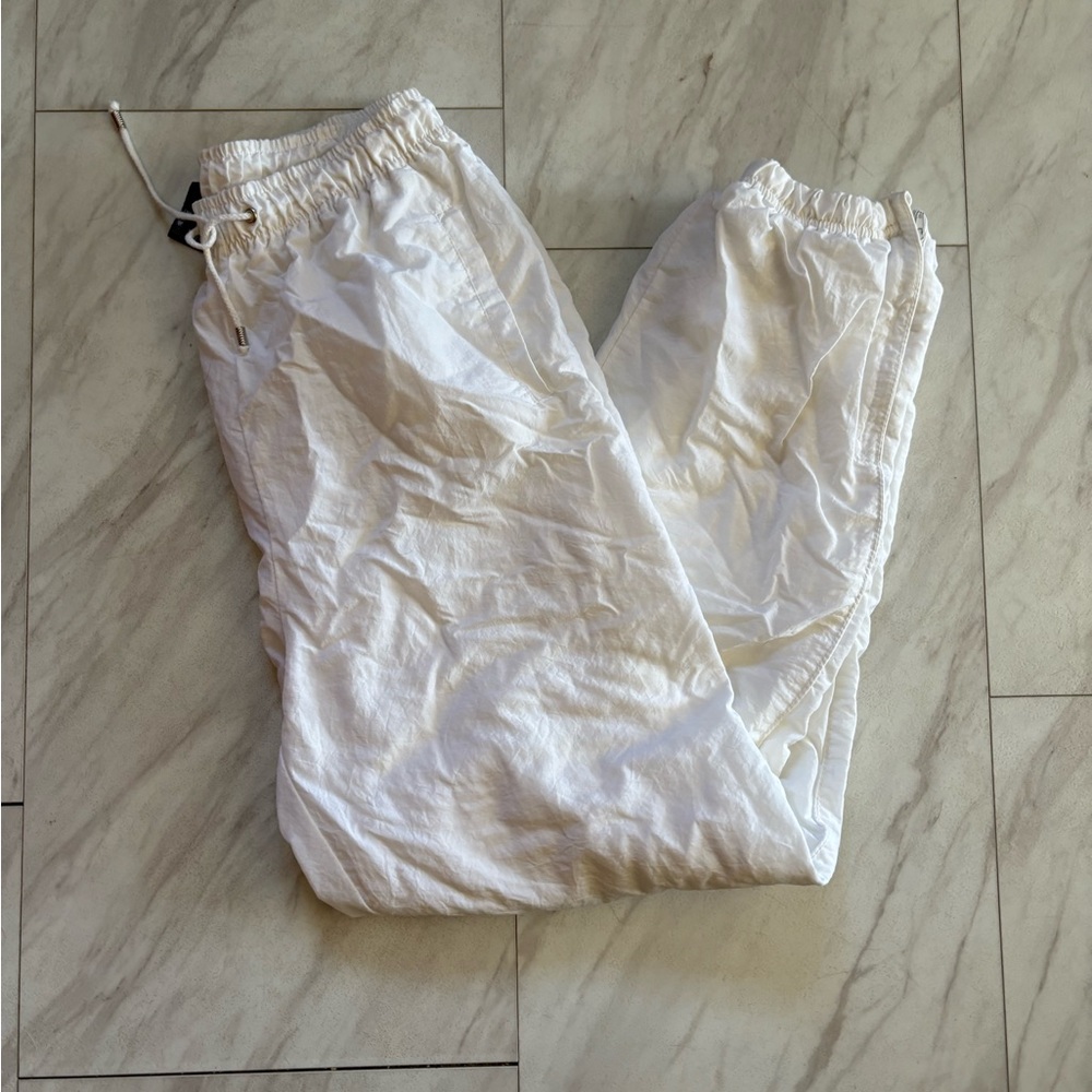 Catalina insulated flowy white pants
size small
